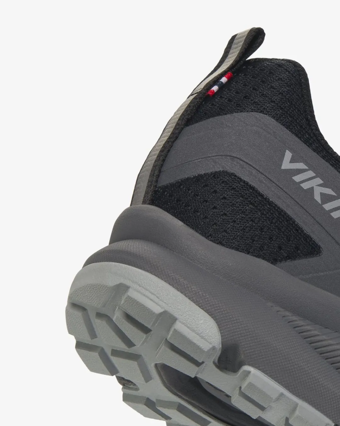 Viking Sneakers|Gore-Tex Herrskor>Motion Low GTX M Black/Charcoal